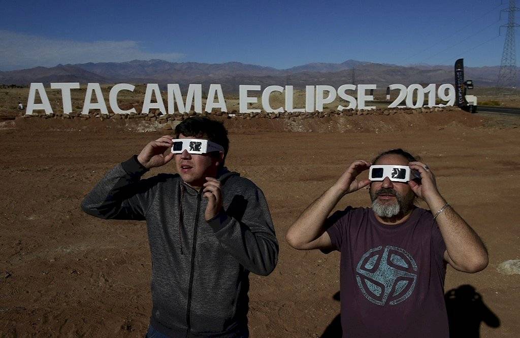 Vea la transmisión del impresionante eclipse solar total-001 | 