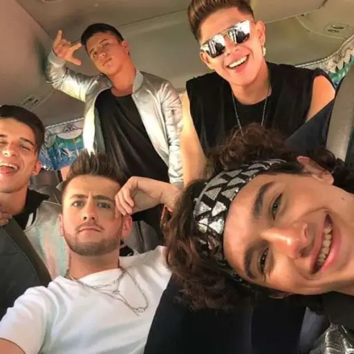 50739737_178694393106132_914303017190049634_n ,