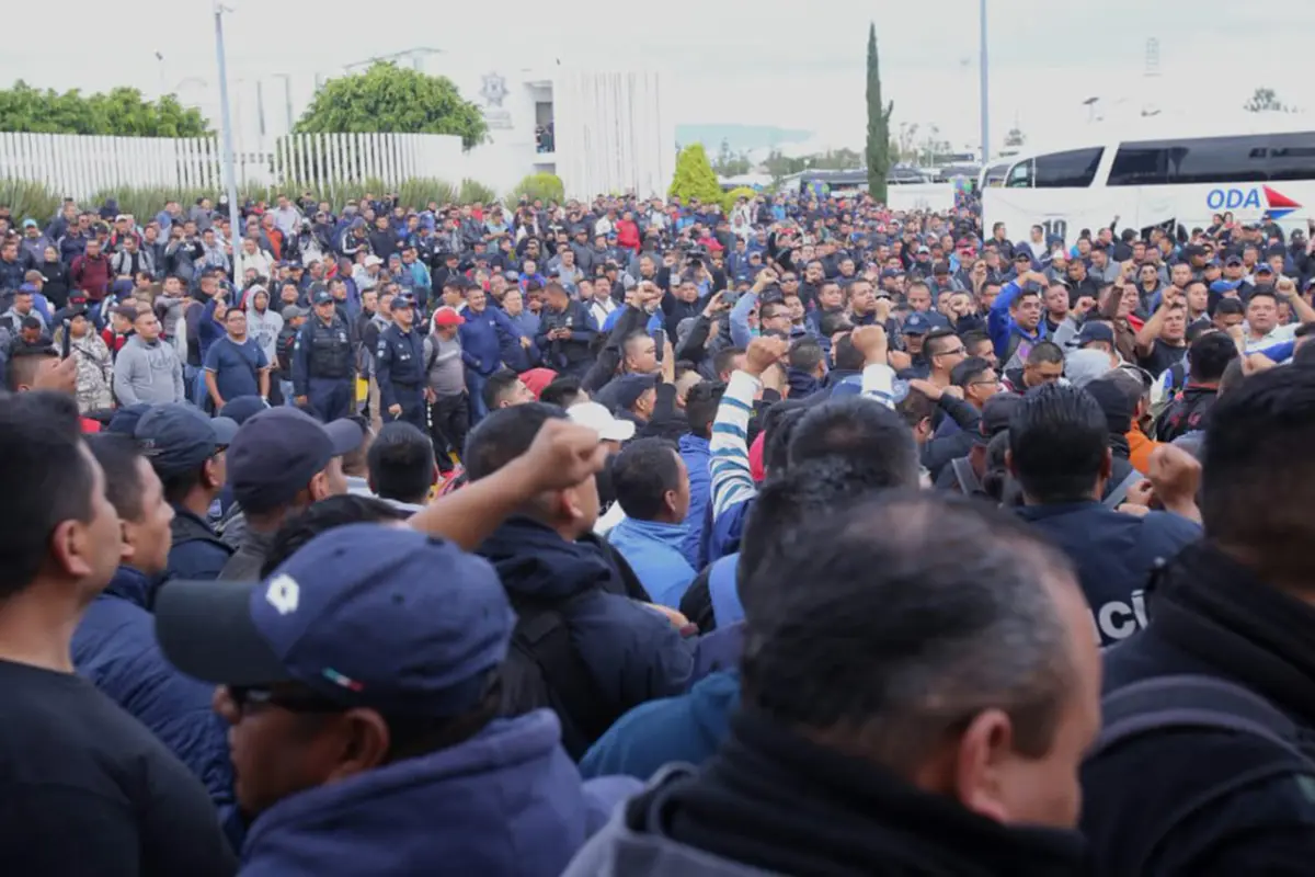 Policías se manifiestan contra la Guardia Nacional en la Ciudad de México