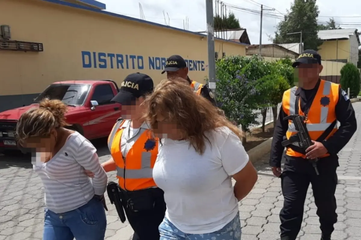 Las detenidas fueron reconocidas por un comerciante víctima de robo.