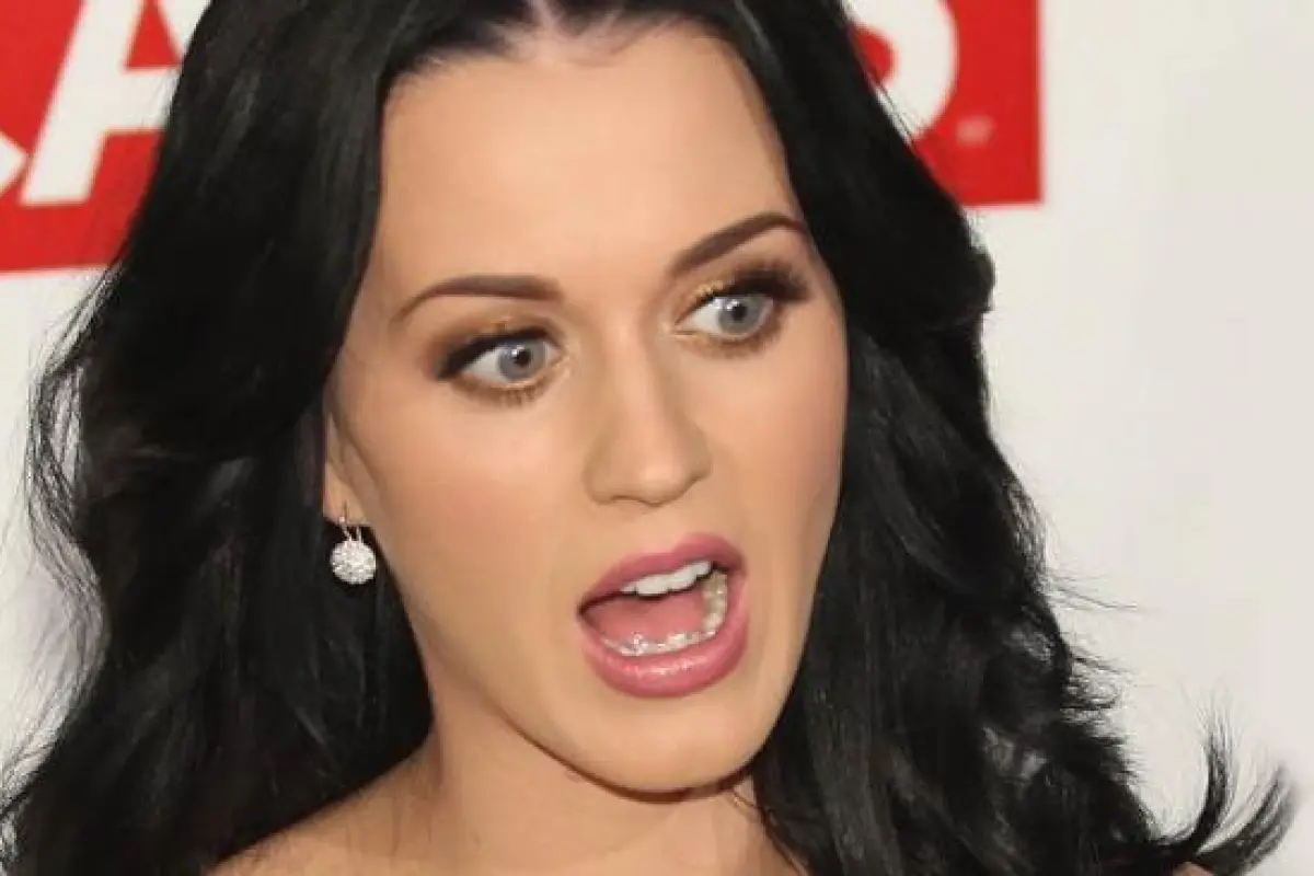 Katy Perry Criticada por yesterday, 