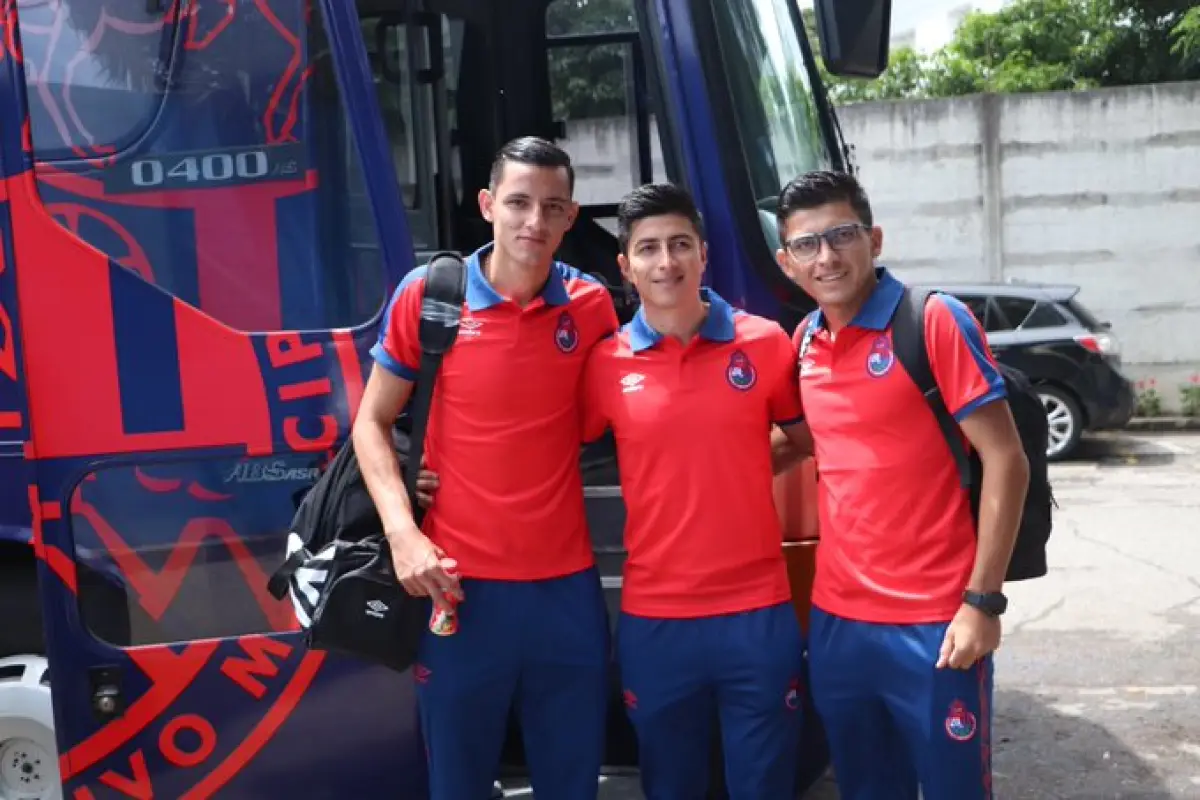 Municipal tres bajas para su viaje a Quetzaltenango - El viaje rojo a Xela - José Martínez - Harim Quezada y Frank de León - Emisoras Unidas, 