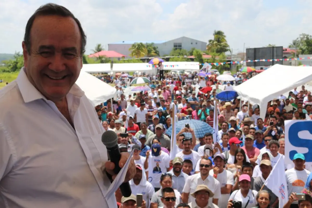 Alejandro Giammattei Vamos Emisoras Unidas Guatemala, 