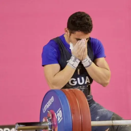 El jalapaneco Edgar Pineda logró la medalla de plata para Guatemala en levantamiento de pesas. 