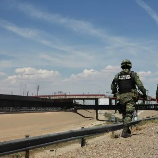 Ejército mexicano patrulla la frontera. Foto AFP.