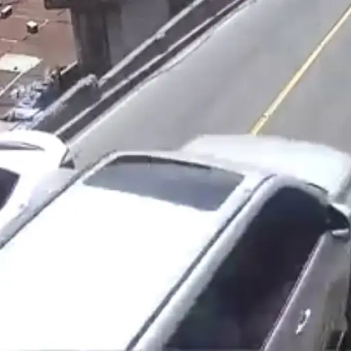 La víctima quedo inconsciente tras el fuerte impacto.