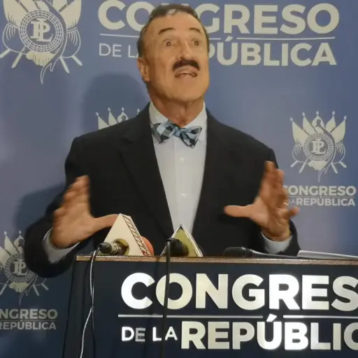 El legislador señaló a los tres magistrados de haber cometido 