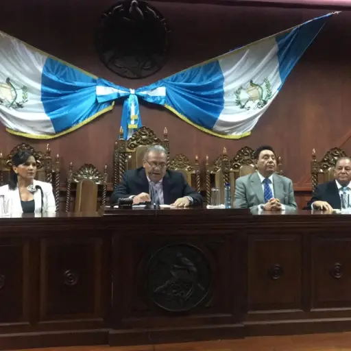 Corte de constitucionalidad reacción Jimmy Morales Donald Trump Emisoras Unidas Guatemala ,
