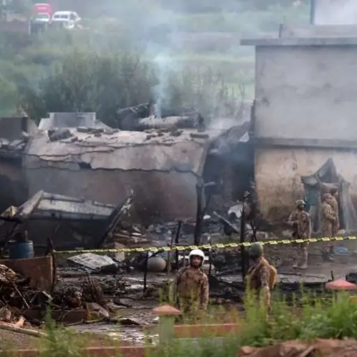 Avión estrellado en Paquistán ,