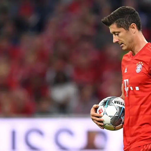 Bayern 2-2 Herta doblete de Robert Lewandowski ,