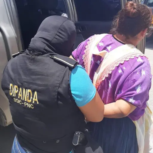 Mujer capturada por ingresar ilícitos a carcel de Cantel