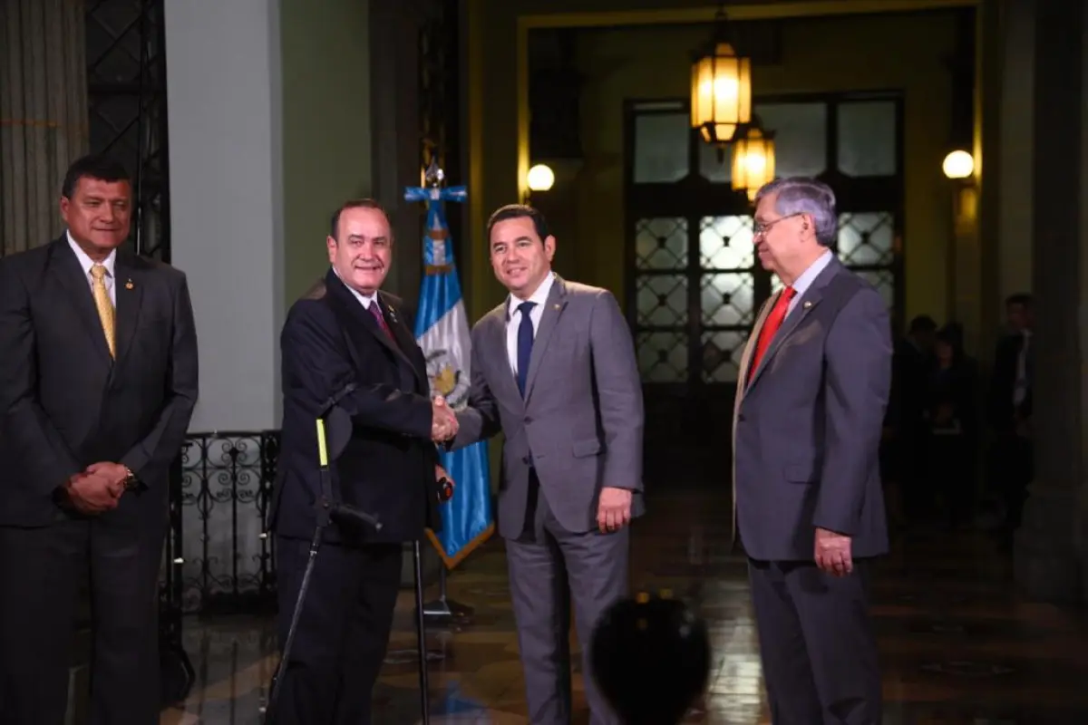 Jimmy Morales Alejandro Giammattei transición gobierno presidente, 