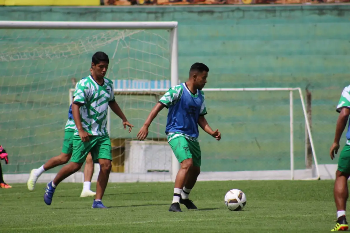 entrenamiento Antigua GFC en el Pensativo - Emisoras Unidas, 