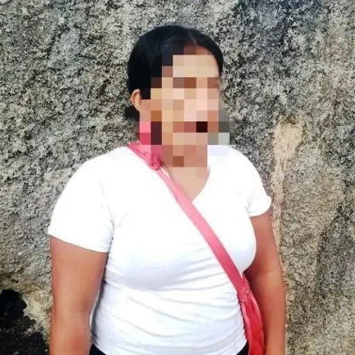 mujer-volante-papeleta ,