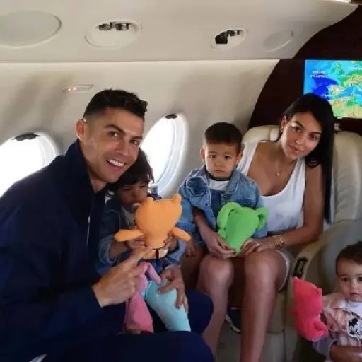 georgina-rodriguez-sexy-baile-campana-yamamay-emisoras-unidas-4 ,