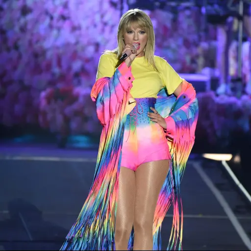 af80986f-d021-400d-b2e1-23020c39f764-AP_Music_Taylor_Swift_Video ,