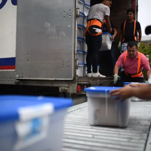 Papeletas-embalaje-elecciones-votaciones-balotaje-cajas-electorales-parque-industria (8) ,