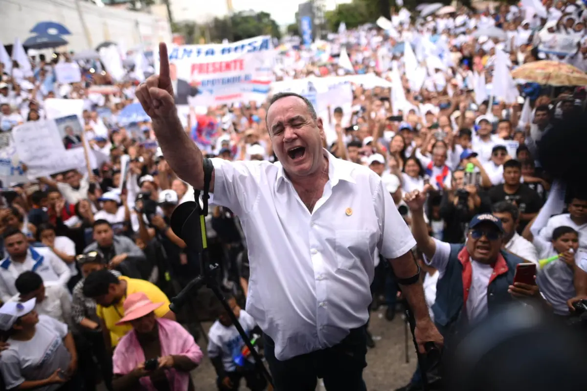 Alejandro-Giammattei-candidato-presidencial-partido-vamos-mitin-cierre-campaña-elecciones-votaciones-balotaje-votos-segunda-vuelta (3), 