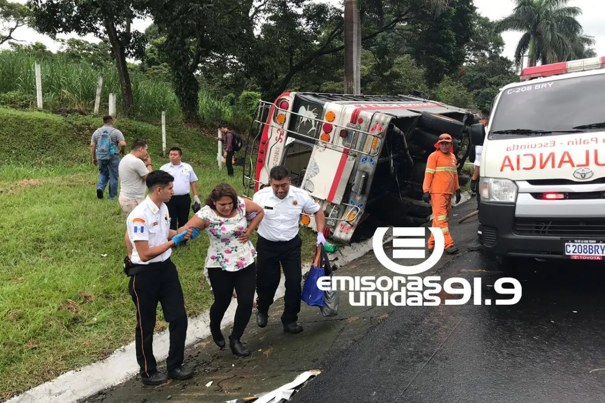 accidente de bus Palín Escuinitla Emisoras Unidas Guatemala, 