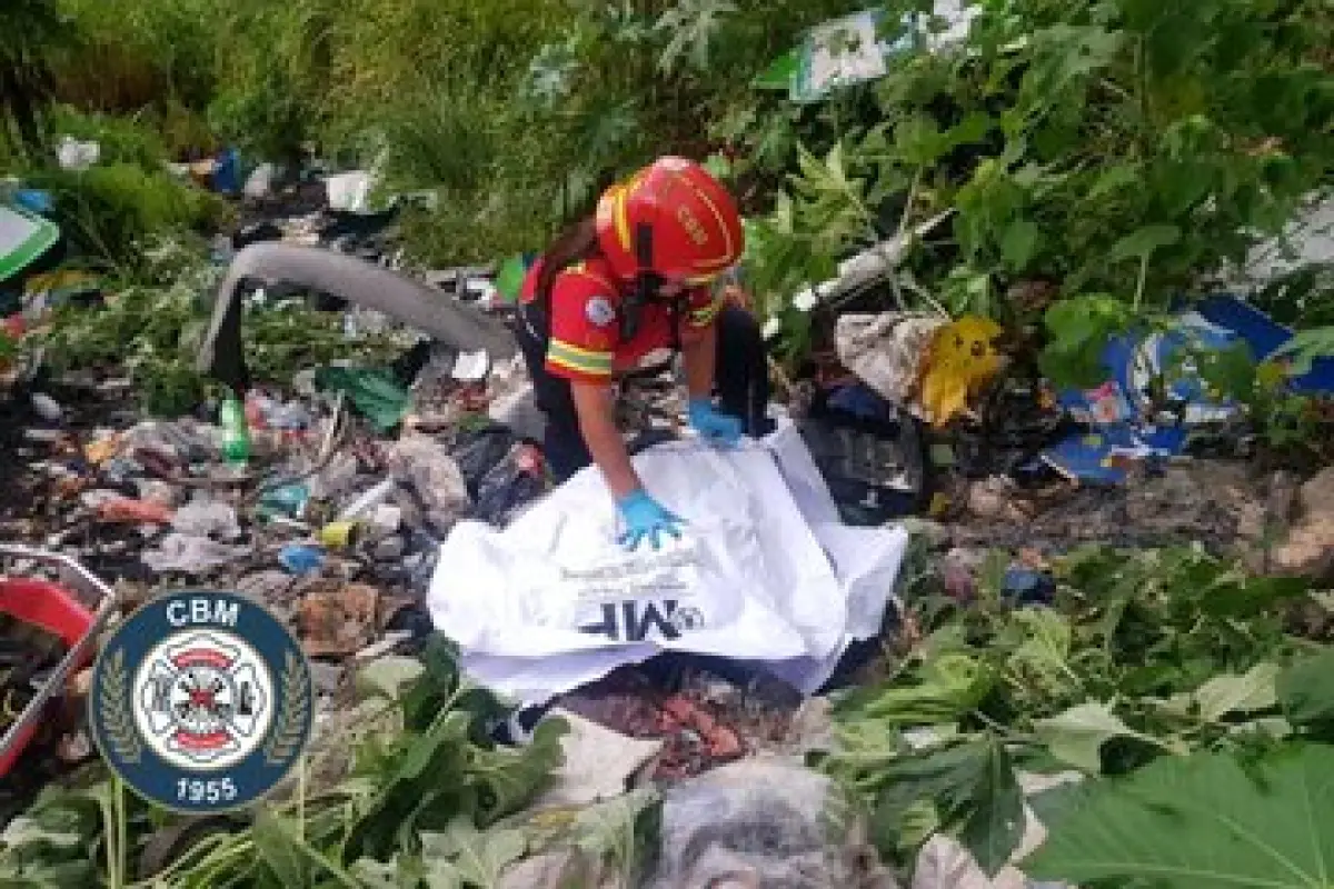 Cadáveres desmembrados en la zona 25. Foto: Bomberos Municipales.