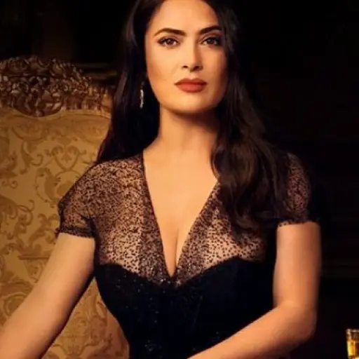 Salma-Hayek-2-620x381 ,