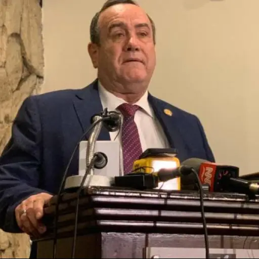 alejandro giammattei ,