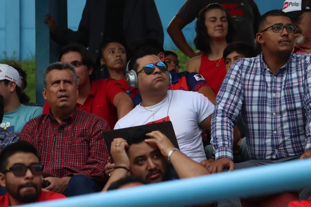 Neto Bran en el estadio El Trébol, 