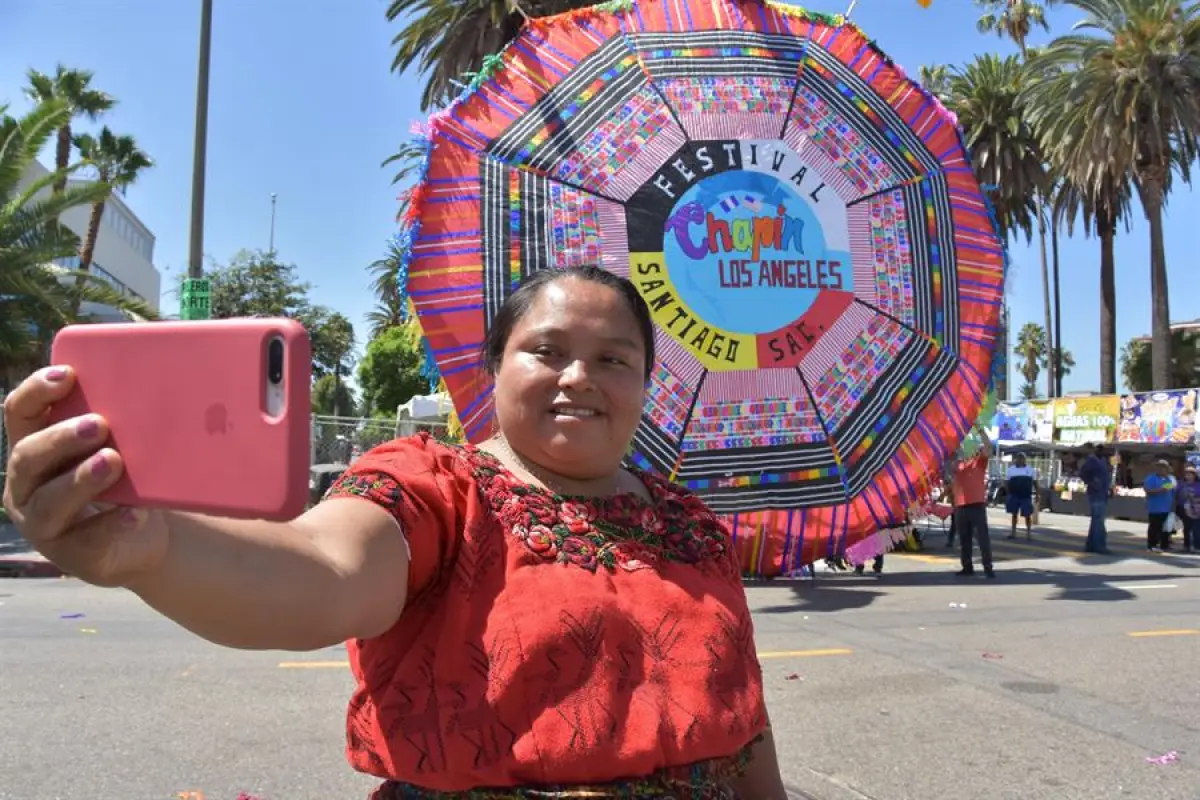 Barriletes gigantes de Guatemala en Los Ángeles. Foto: EFE