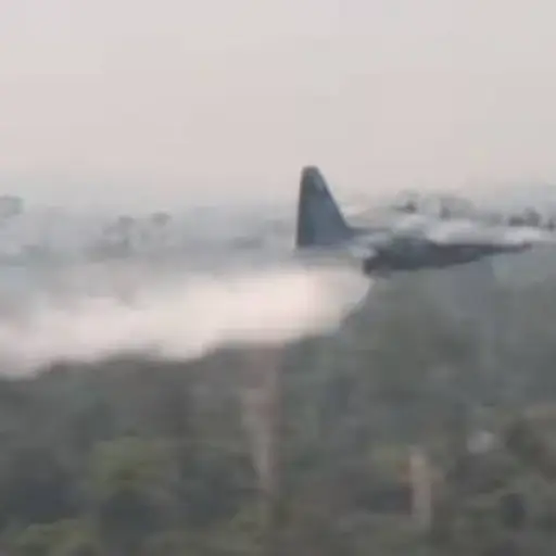 Los incendios continúan en Brasil y se designaron aviones hércules. 