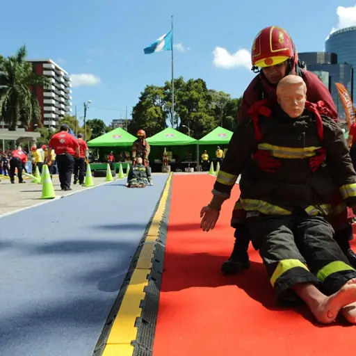 La actividad se llevó a cabo en la Plaza Obelisco