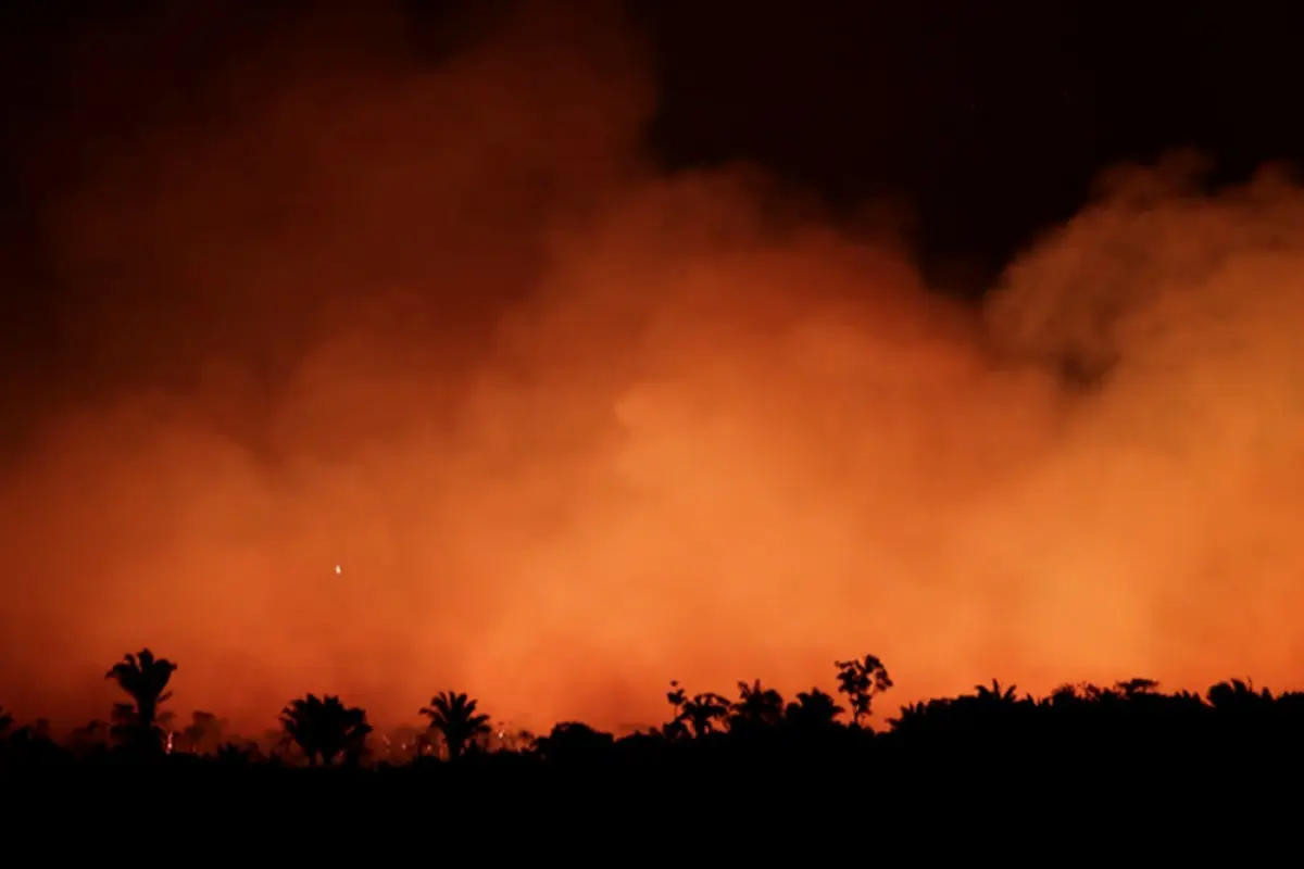 Smoke billows during a fire in an area of the Amazon rainforest near Humaita, Amazonas State, Brazil, Brazil August 17, 2019. Picture Taken August 17, 2019. REUTERS/Ueslei Marcelino