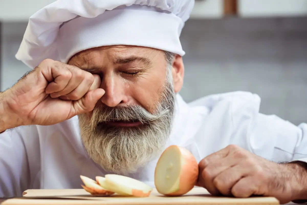 chef-crying-over-onion, 