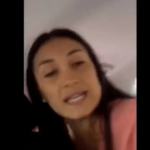 El video se ha vuelto viral y critican la prepotencia de la mujer.