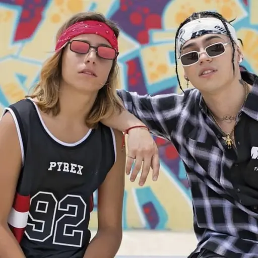 izan-llunas-estrena-decidete-sencillo_79_154_918_572 ,