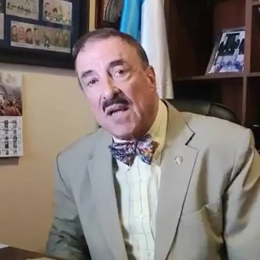 Fernando Linares-Beltranena ,