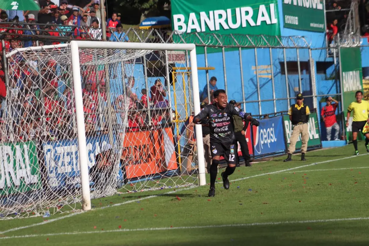 celebración de Paulo César Motta en el penal de Orlando Moreria, 