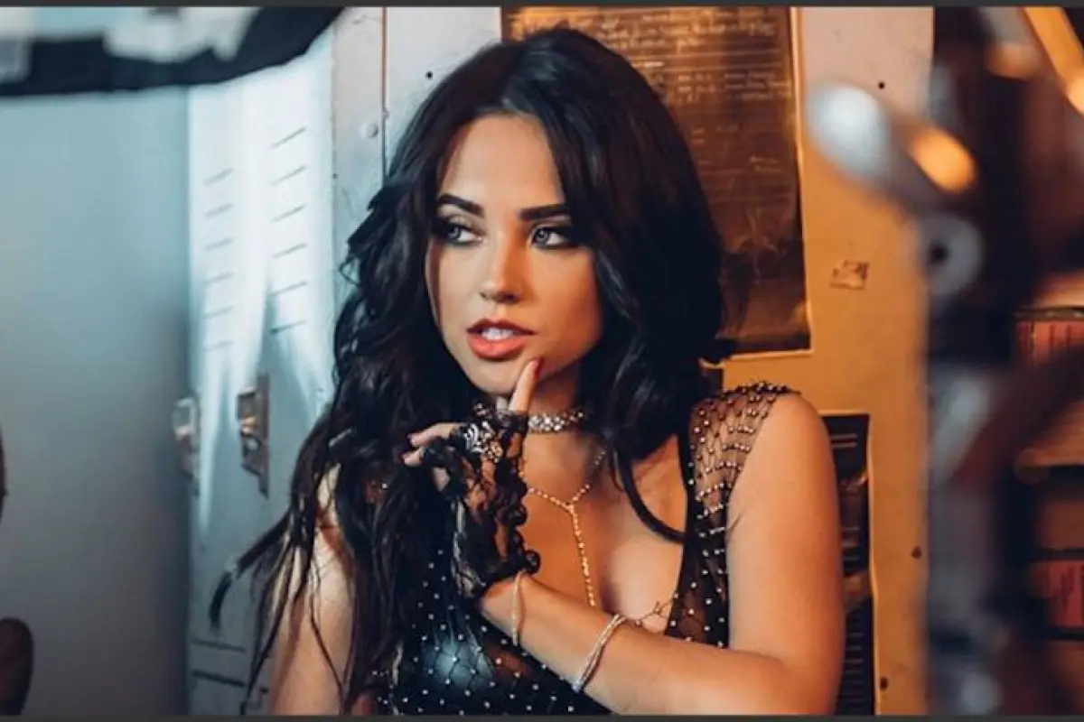 becky-g-730x485, 