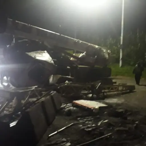 grua volcada kilómetro 24 de ruta al pacífico ,