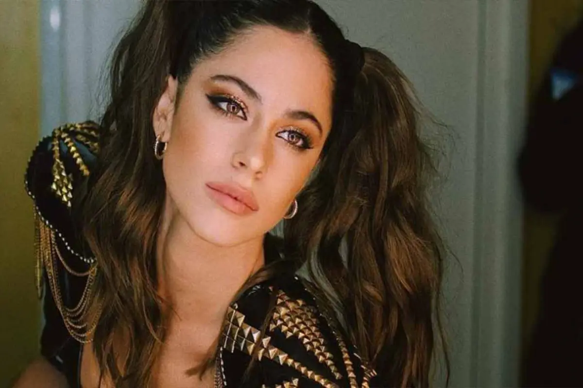 Tini-Stoessel, 