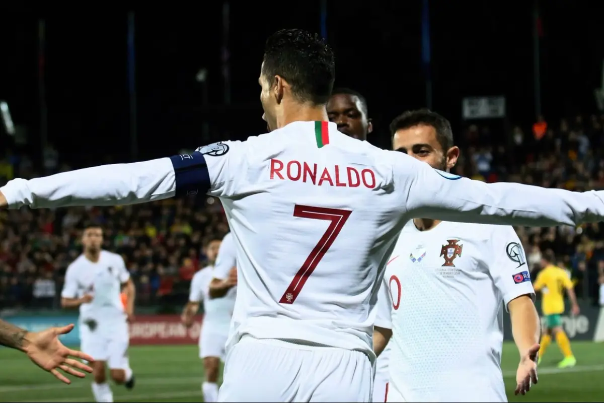 Cristiano Ronaldo poker ante Lituania, 