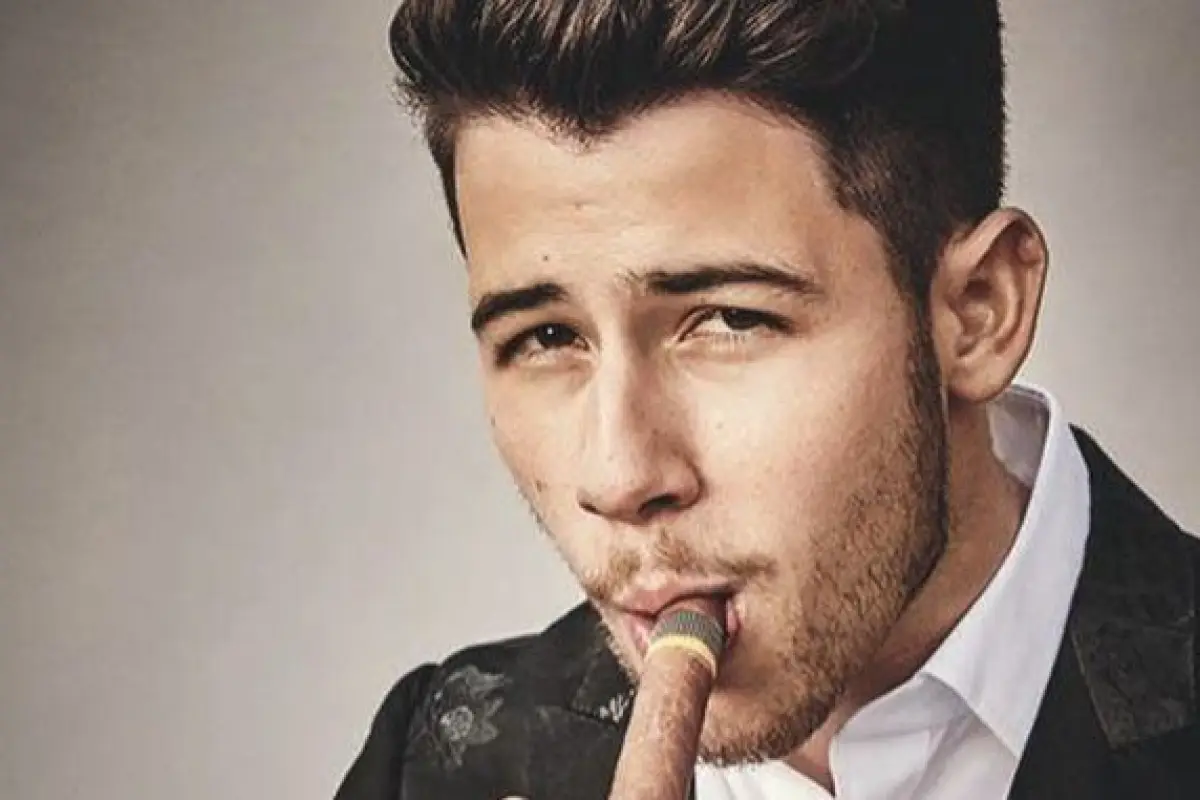 Nick-Jonas-620x381 (1), 