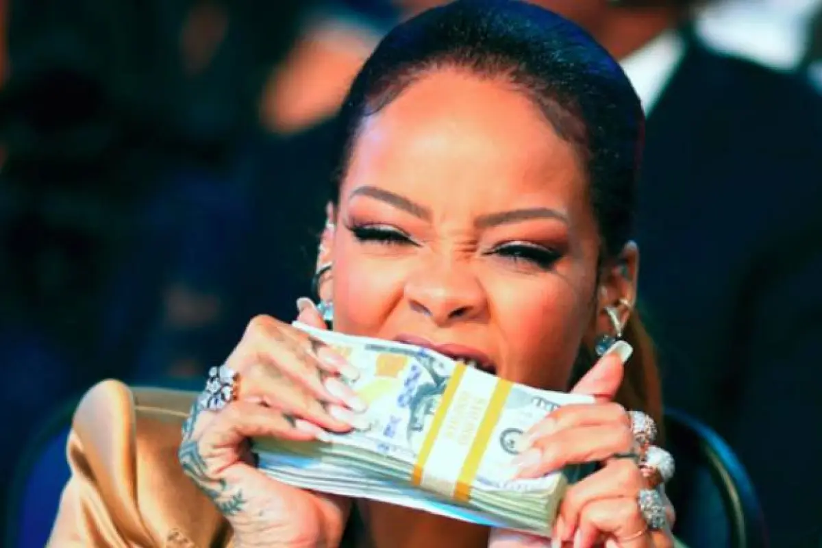 rihannas-bitch-better-have-my-money-is-responsible-for-what-youre-wearing-5, 