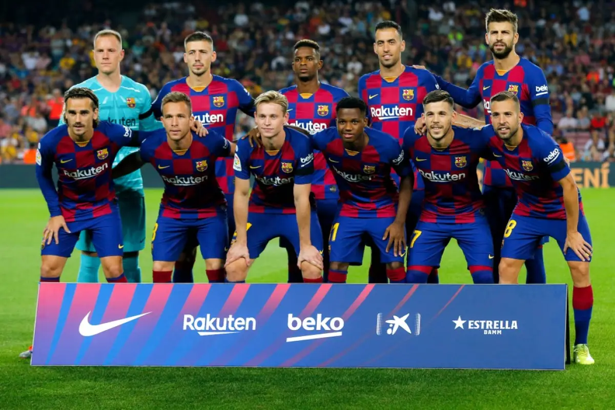 El equipo titular del Barcelona en el duelo frente al Valencia. Foto: AFP