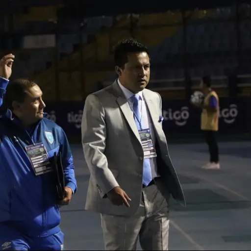 Amarini-Villatoro-Traje-2 ,