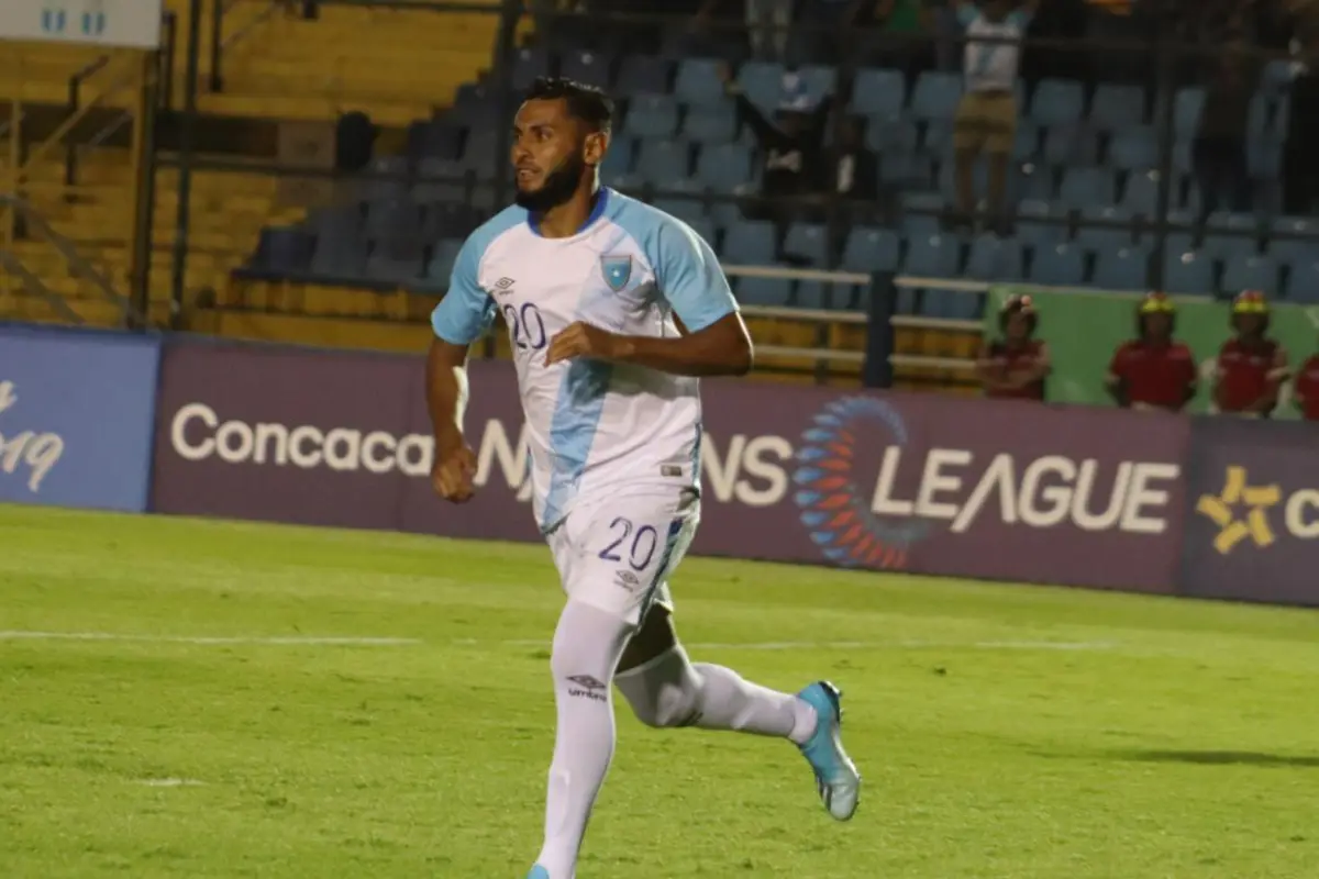 Danilo Guerra celebra un gol con Guatemala en partido por la Liga de Naciones de Concacaf. Foto: Mynor Sandoval