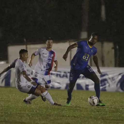 Mitchell durante el partido frente a los chivos. Foto: Cortesía