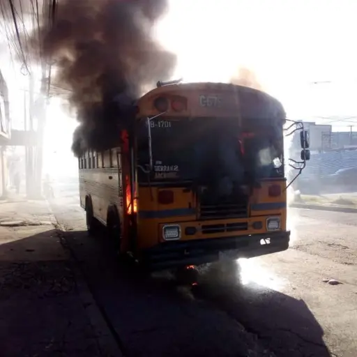 Incendio de bus escolar en Mixco