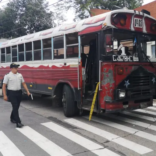 Piloto de bus atacado en zona 1