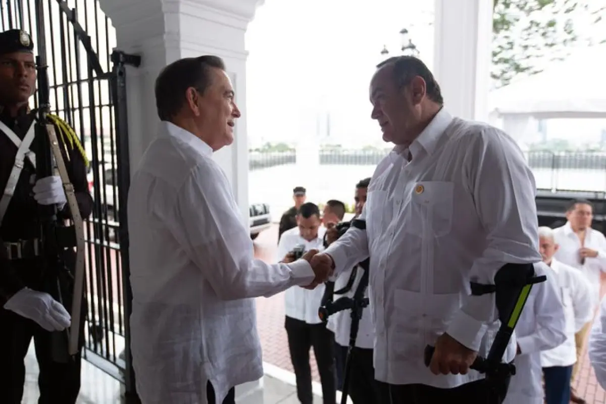 Presidente Alejandro Gimmattei y Laurentino Cortizo presidente panama reformar parlacen Foto: Presidencia de Panamá, 