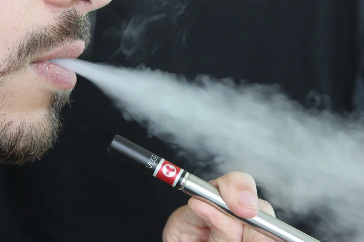 Tercera muerte relacionada con uso de cigarrillo electrónico en EEUU
